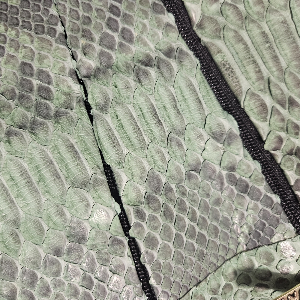 NWOT‎ - LINĒIJ Elegant Green Snake Python Scales Print Crossbody Bag - Picture 3 of 8